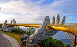 Da nang Golden Bridge