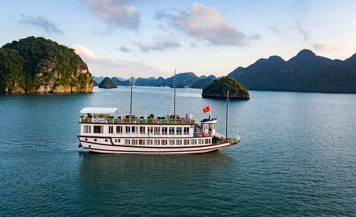 Lavender Elegance Kreuzfahrt - Halong Bucht 2 Tage 1 Nacht